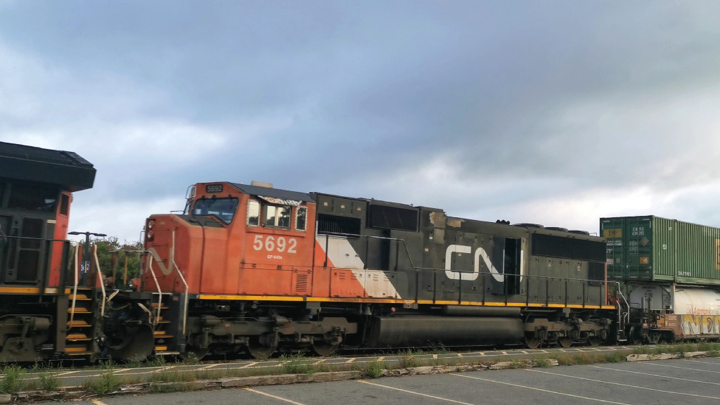 CN 5692